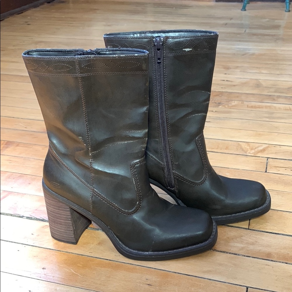 Vintage Sketcher’s Women's Brown Leather Boots